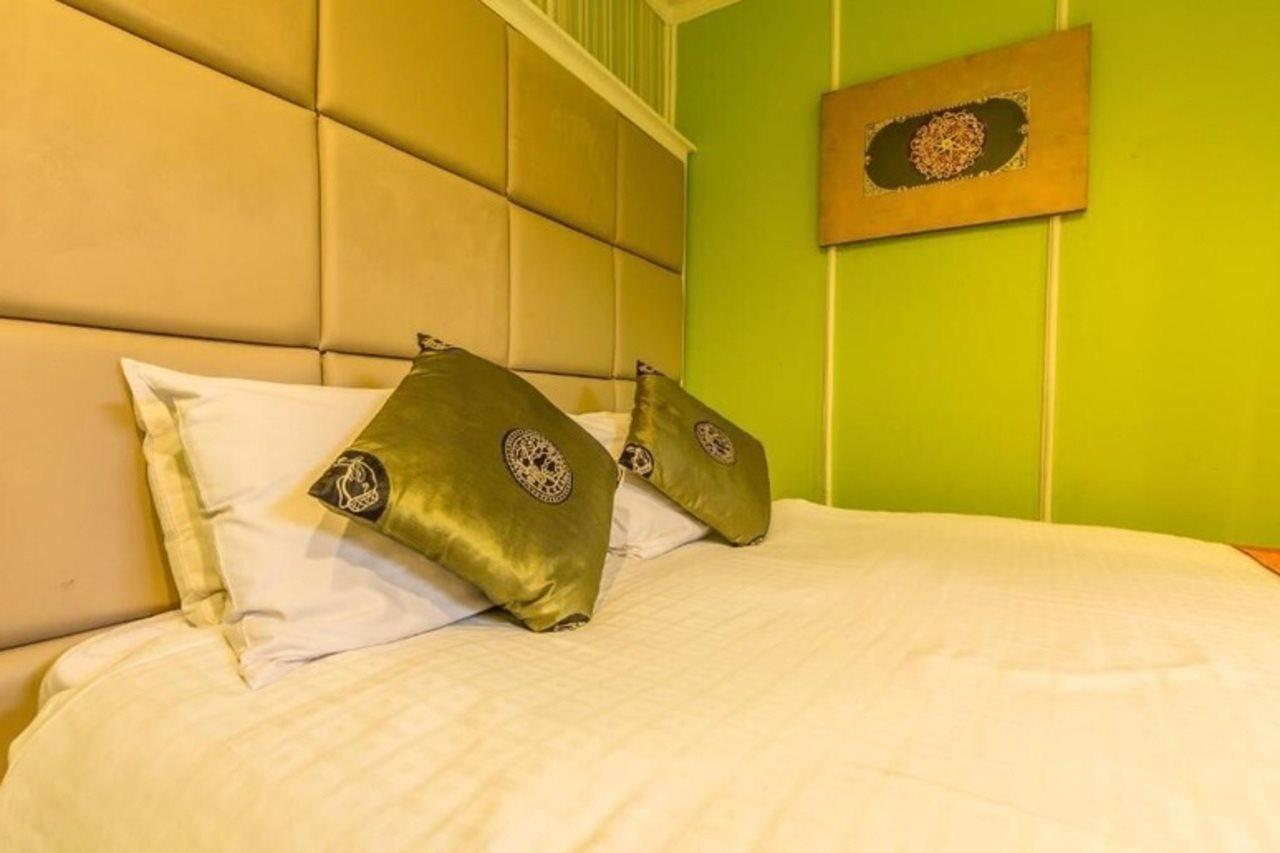 Sam'S Lodge Bangkok Esterno foto