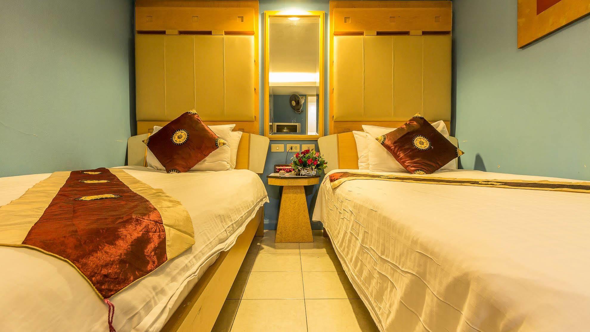 Sam'S Lodge Bangkok Esterno foto